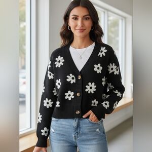 SO Black and White Daisy Cardigan Sz M